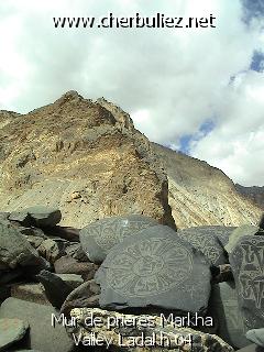 légende: Mur de prieres Markha Valley Ladakh 04
qualityCode=raw
sizeCode=half

Données de l'image originale:
Taille originale: 150783 bytes
Temps d'exposition: 1/300 s
Diaph: f/400/100
Heure de prise de vue: 2002:06:27 09:36:38
Flash: non
Focale: 42/10 mm
